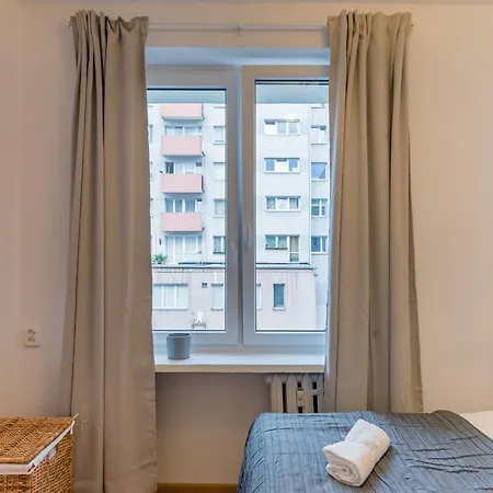 Sleeps Апартаменты *